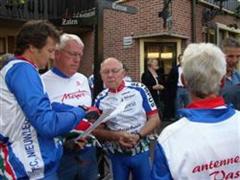 Vertrek fietsclub foto 5